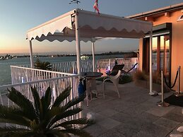 Oasis Golden Lagoon Chalet