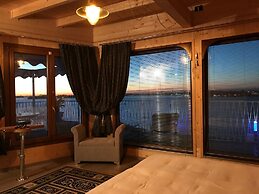 Oasis Golden Lagoon Chalet