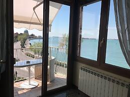 Oasis Golden Lagoon Chalet