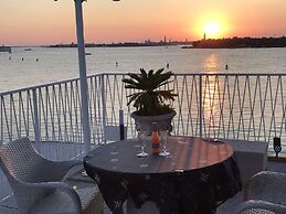 Oasis Golden Lagoon Chalet