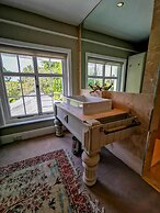 Cedar House Boutique B&B