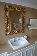 Cedar House Boutique B&B