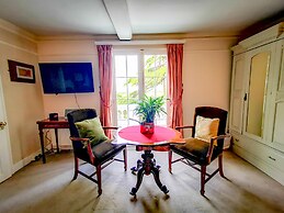 Cedar House Boutique B&B