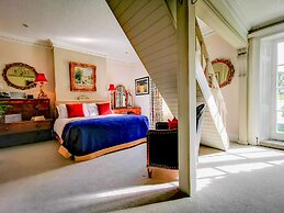 Cedar House Boutique B&B