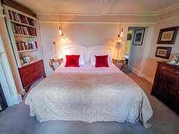 Cedar House Boutique B&B