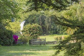 Cedar House Boutique B&B