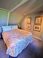 Cedar House Boutique B&B