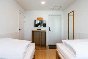 Step Inn Myeongdong 2 - Hostel