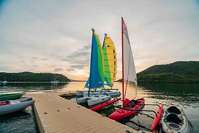Marina del Sol Resort & Yacht Club
