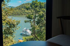 Marina del Sol Resort & Yacht Club