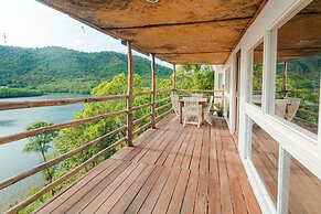 Marina del Sol Resort & Yacht Club