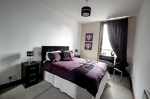 Orange Apartments - 13 Bastille