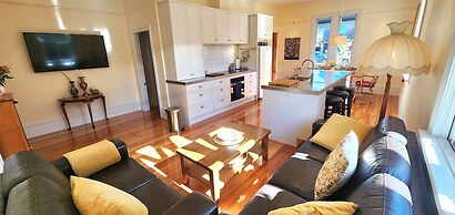 Rewa House ~ city home, 3 bedrooms, walk to CBD