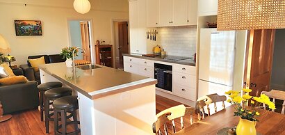 Rewa House ~ city home, 3 bedrooms, walk to CBD