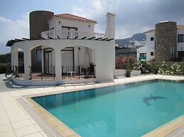 Villa Morlais by Amy Villas