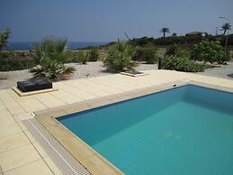 Villa Morlais by Amy Villas