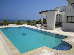 Villa Morlais by Amy Villas