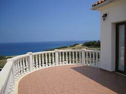 Villa Morlais by Amy Villas