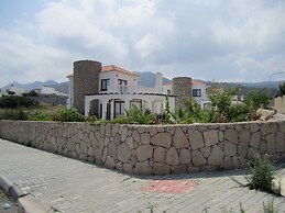 Villa Morlais by Amy Villas