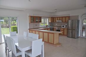 Villa Olivia by Amy Villas