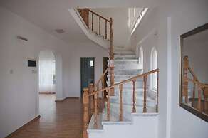 Villa Olivia by Amy Villas