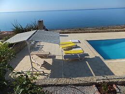 Villa Orchard by Amy Villas