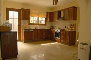 Villa Orchard by Amy Villas