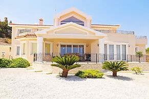 Villa Panoroma by Amy Villas