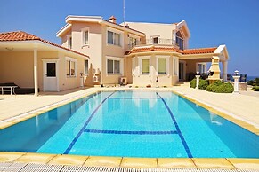 Villa Panoroma by Amy Villas