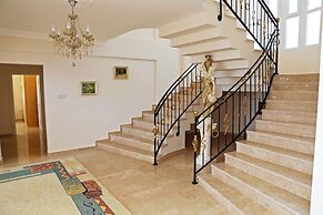 Villa Panoroma by Amy Villas