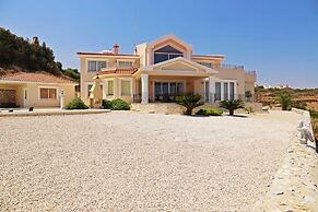 Villa Panoroma by Amy Villas