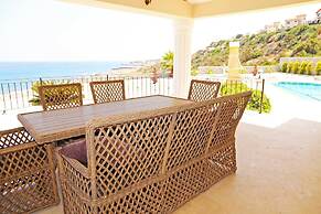 Villa Panoroma by Amy Villas