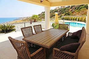 Villa Panoroma by Amy Villas