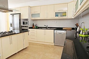 Villa Panoroma by Amy Villas