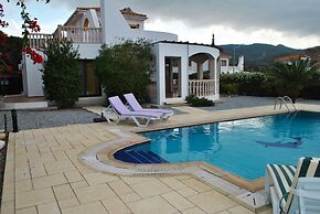 Villa Paradisia by Amy Villas