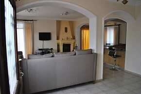 Villa Paradisia by Amy Villas