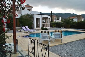 Villa Paradisia by Amy Villas