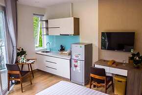 Spring Light Apartment