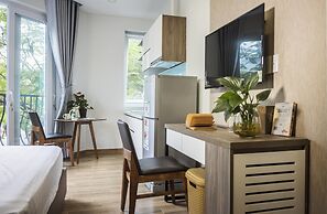 Spring Light Apartment