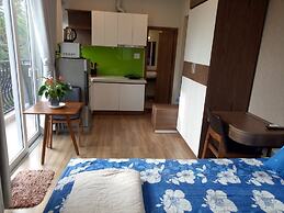 Spring Light Apartment