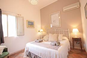 TD Villa Marinesca Typical Villa with Pool