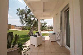 TD Villa Patrizia Pool & Alfresco Kitchen