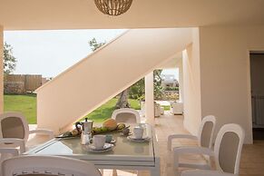 TD Villa Patrizia Pool & Alfresco Kitchen