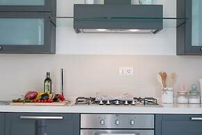 TD Villa Patrizia Pool & Alfresco Kitchen