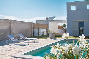 TD Villa Patrizia Pool & Alfresco Kitchen