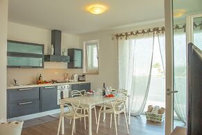 TD Villa Patrizia Pool & Alfresco Kitchen