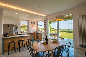 TD Villa Ponente Luxury Villa with Sea View Pool