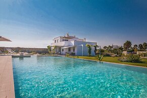 TD Villa Ponente Luxury Villa with Sea View Pool