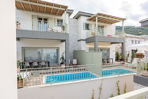 Sea and Sun Luxury Pools' Villas