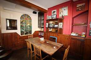 The Clothiers Arms